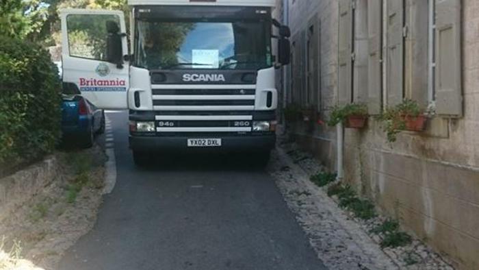 Furniture removal Harrogate to Languedoc France
