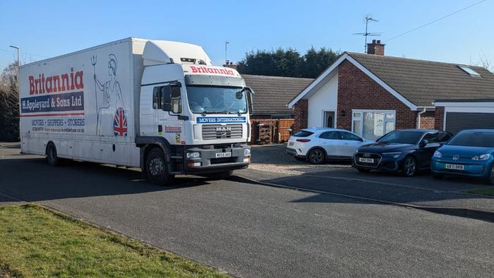 Local  low cost removal services 