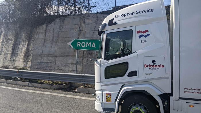 #Removal van to #Rome
